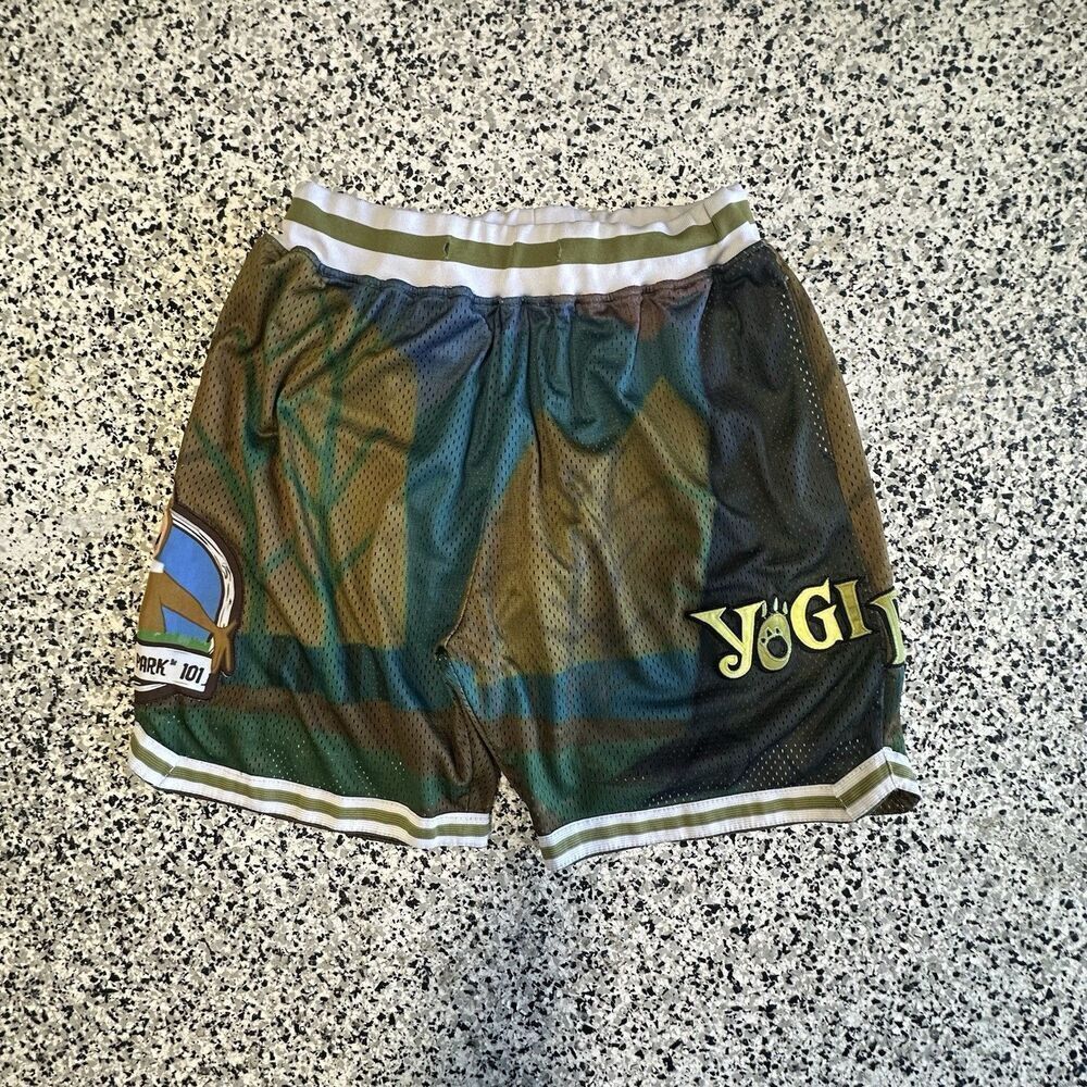 Headgear Classics Yogi Bear Jellystone Park Basketball Shorts Mens Medium Camo